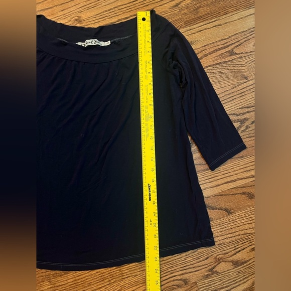 Michael Stars Dark Navy Off-Shoulder Tee – One Size - Picture 6 of 7